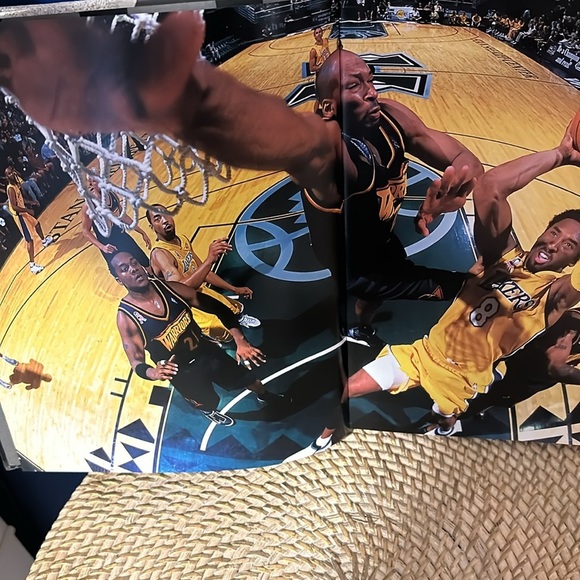 The Mamba Mentality: How I Play by Bryant Kobe (Hardcover) Intro by Phil Jackson - Picture 4 of 4